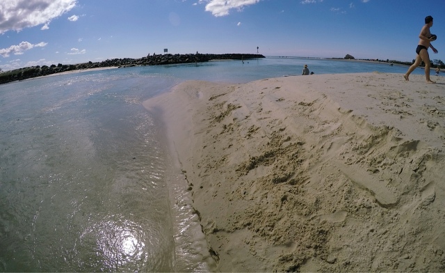The post's main photo shows the narrow mouth of Currumbin Creek from a distance. This photo shows up close. 