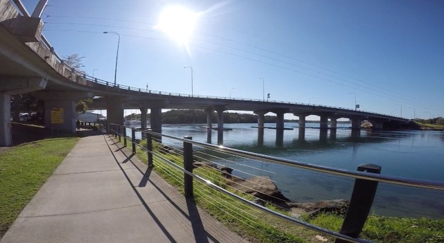 Cycleway takes me on a circuit returning me to the bridge that Hugh and I rode over to cross Terranora Creek.